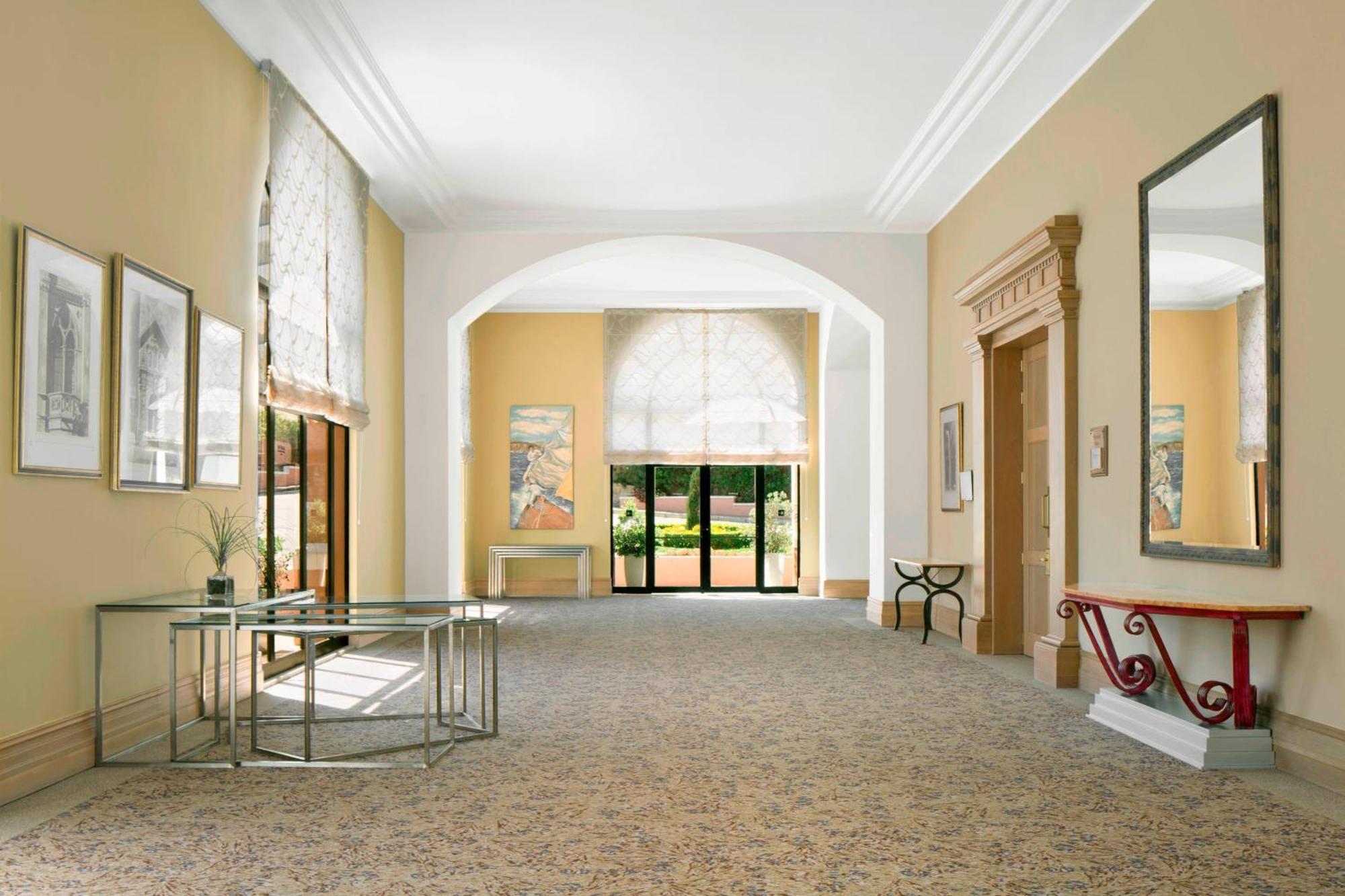 The Westin Dragonara Resort, Malta Saint Julian's Exterior photo Interior of the hotel