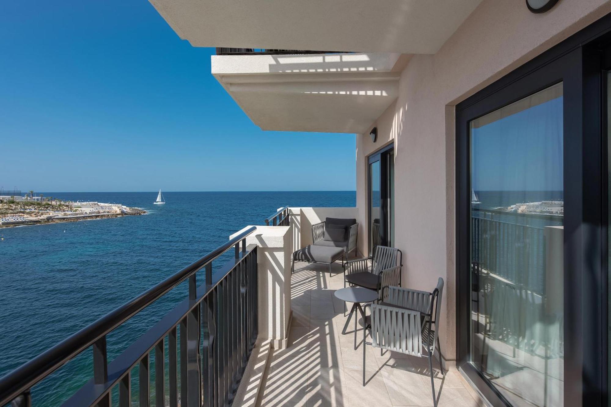 The Westin Dragonara Resort, Malta Saint Julian's Exterior photo A balcony
